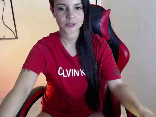 MiaRobinn webcam