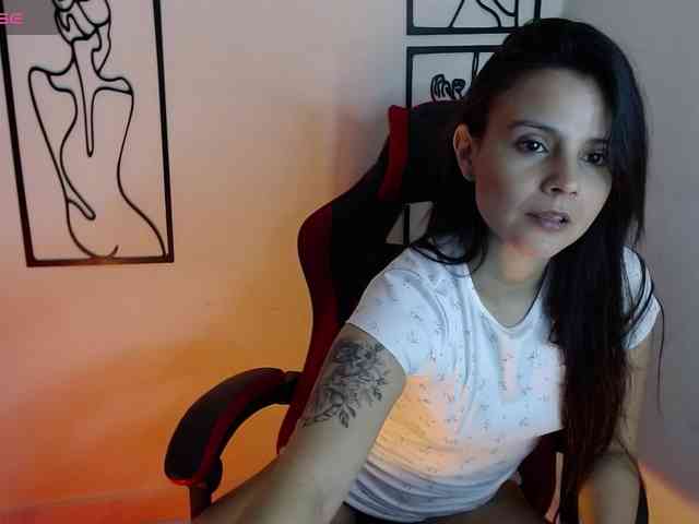 MiaRobinn webcam