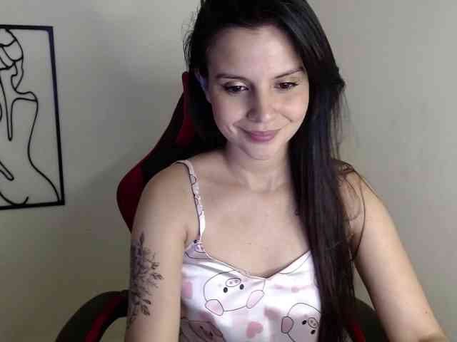 MiaRobinn webcam