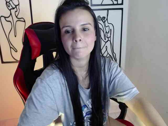 MiaRobinn webcam