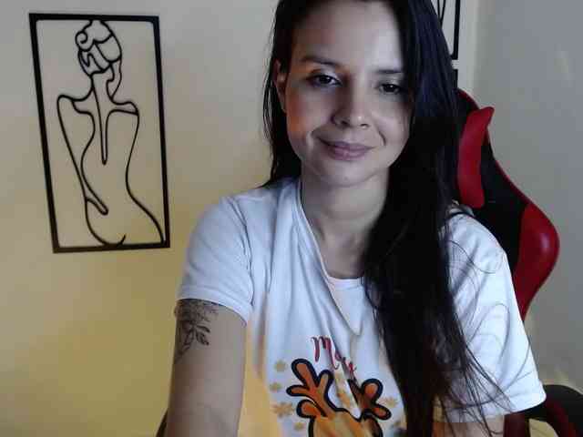 MiaRobinn webcam