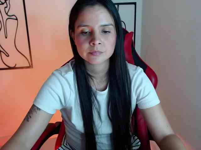 MiaRobinn webcam