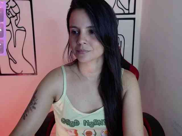 MiaRobinn webcam