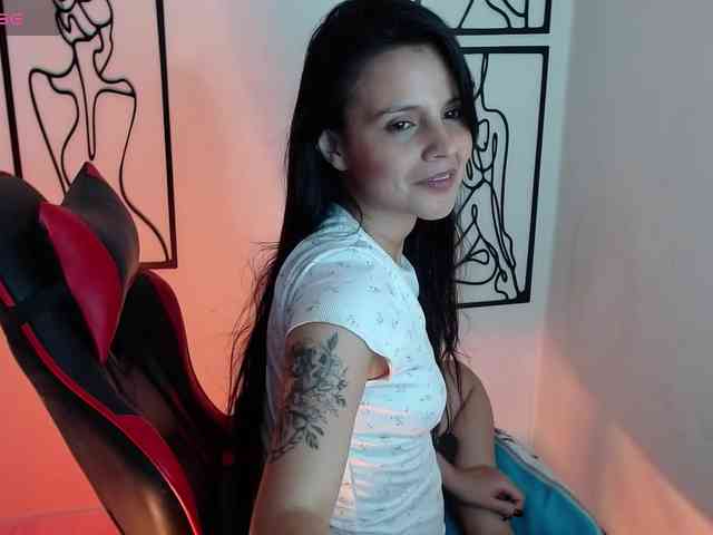 MiaRobinn webcam