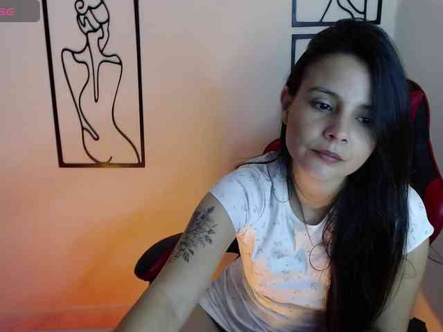 MiaRobinn webcam