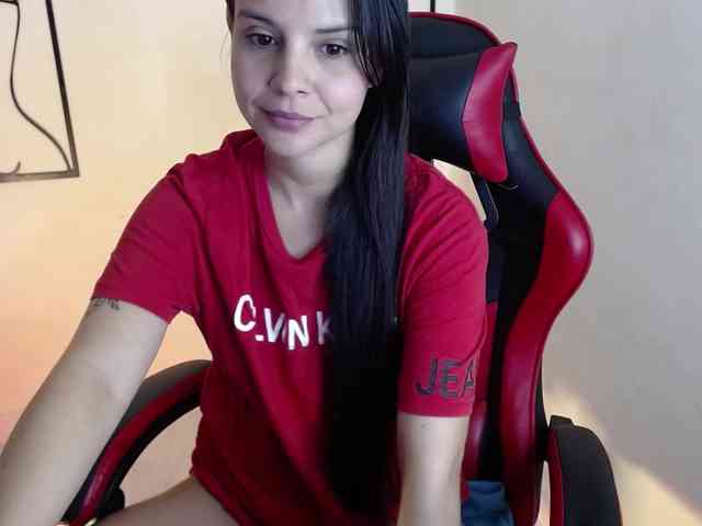 MiaRobinn webcam