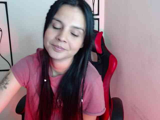 MiaRobinn webcam