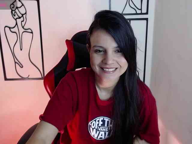 MiaRobinn webcam