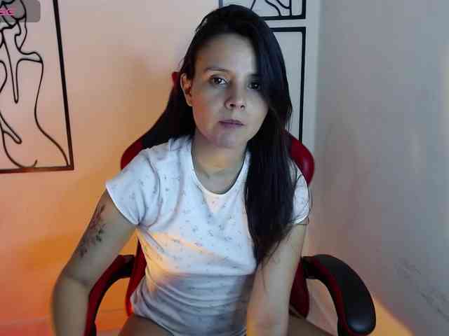 MiaRobinn webcam