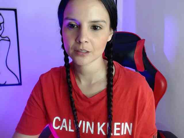 MiaRobinn webcam