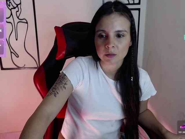 MiaRobinn webcam