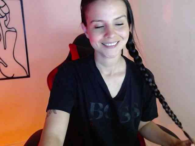 MiaRobinn webcam