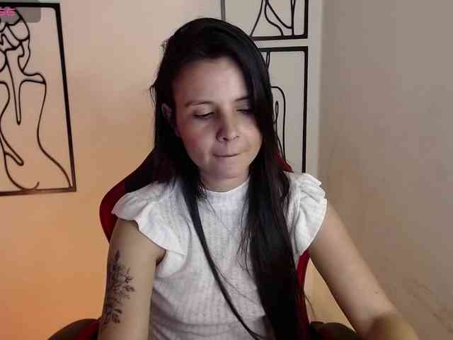 MiaRobinn webcam
