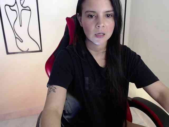 MiaRobinn webcam