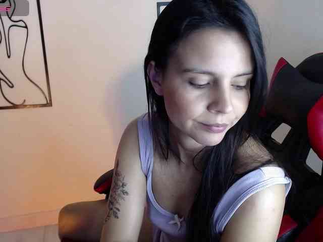 MiaRobinn webcam