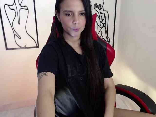 MiaRobinn webcam
