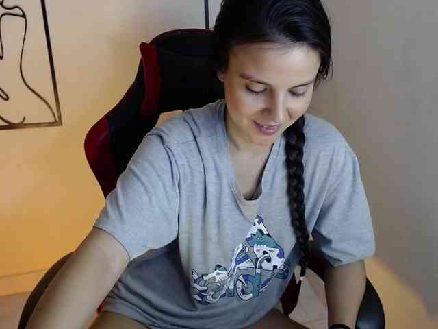 MiaRobinn webcam