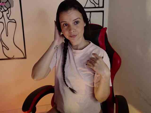 MiaRobinn webcam