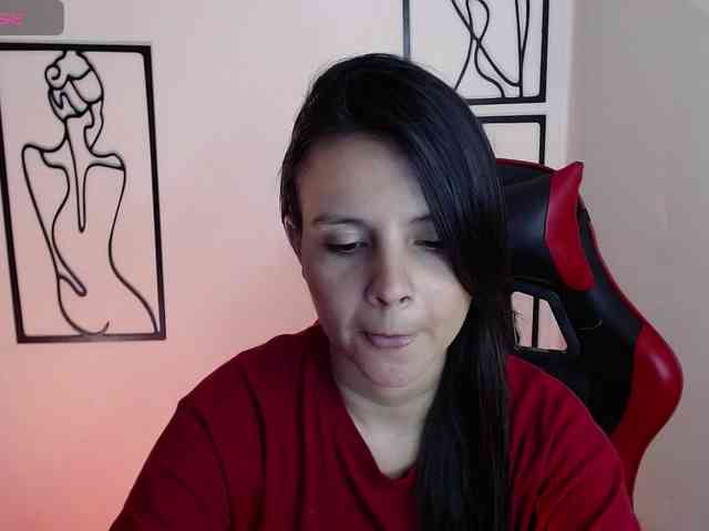 MiaRobinn webcam