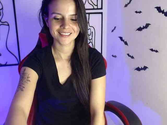 MiaRobinn webcam