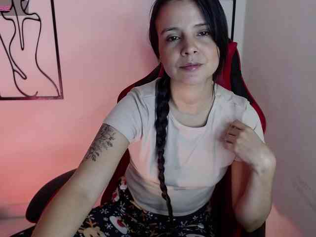 MiaRobinn webcam