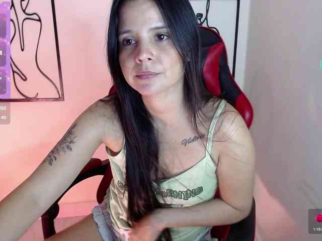 MiaRobinn webcam