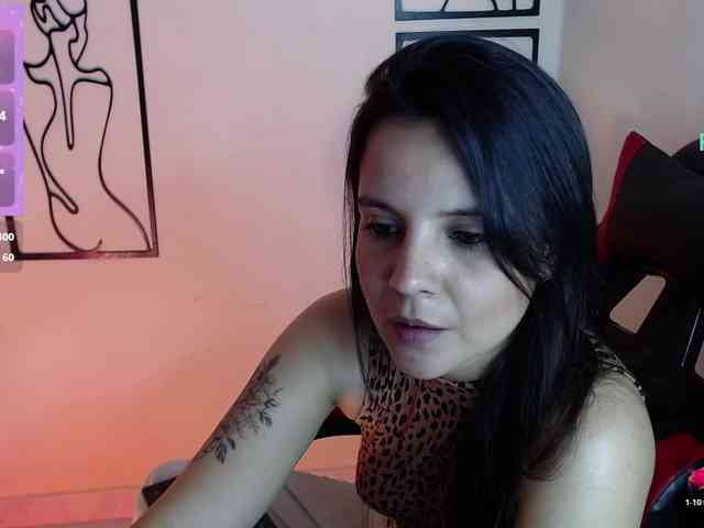 MiaRobinn webcam