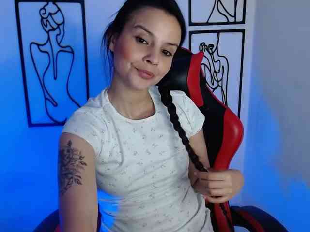 MiaRobinn webcam