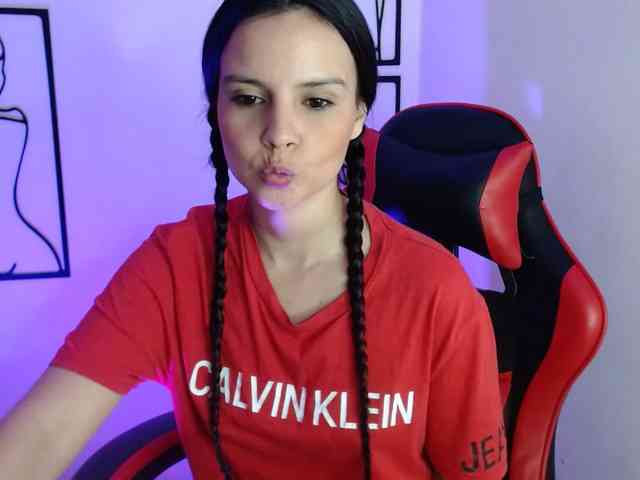 MiaRobinn webcam