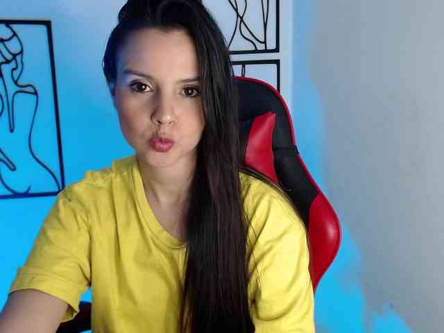 MiaRobinn