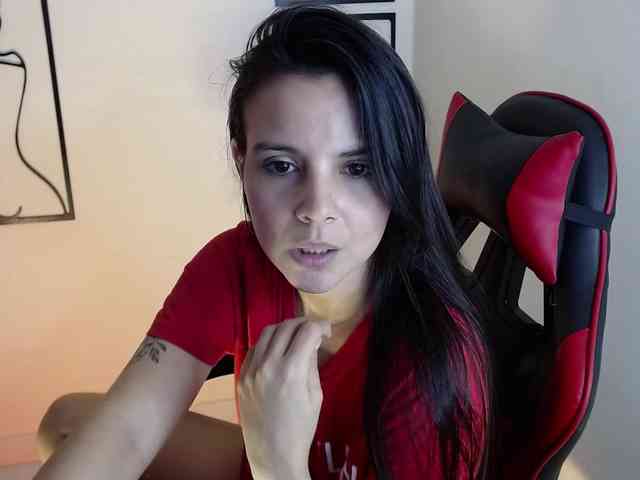 MiaRobinn webcam