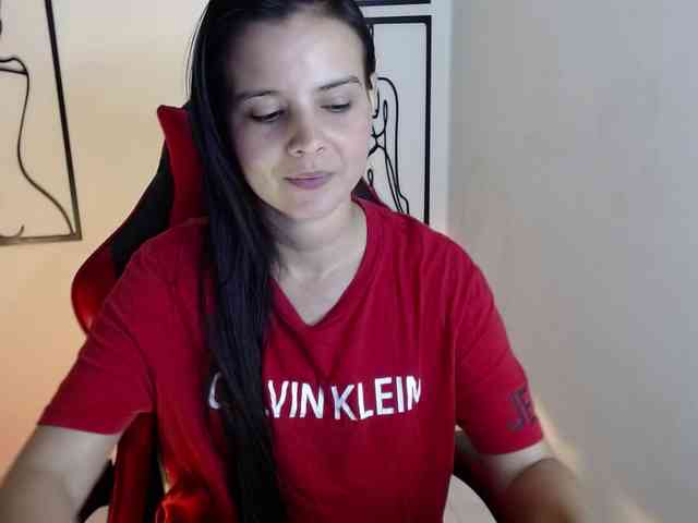 MiaRobinn webcam