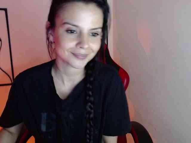 MiaRobinn webcam