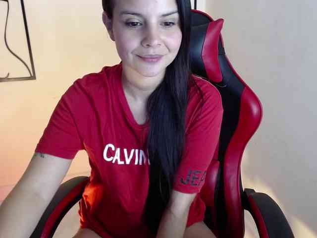 MiaRobinn webcam