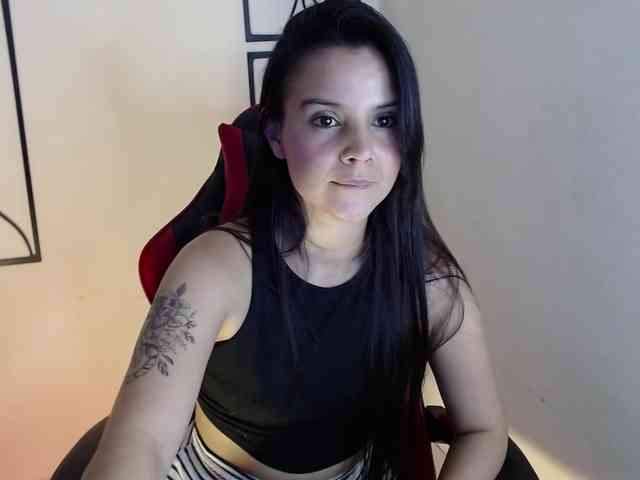 MiaRobinn webcam