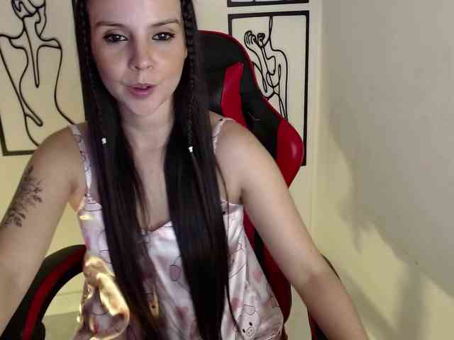 MiaRobinn webcam