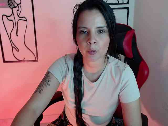 MiaRobinn webcam