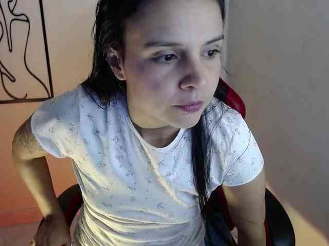 MiaRobinn webcam