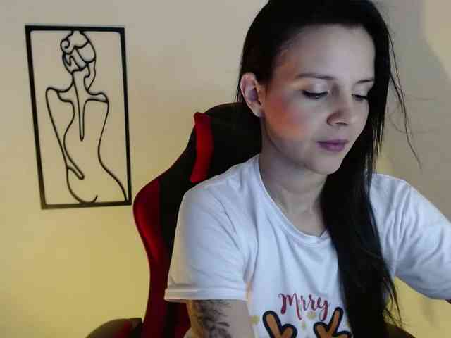 MiaRobinn webcam