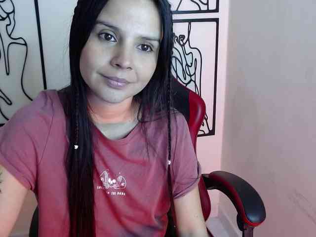 MiaRobinn webcam