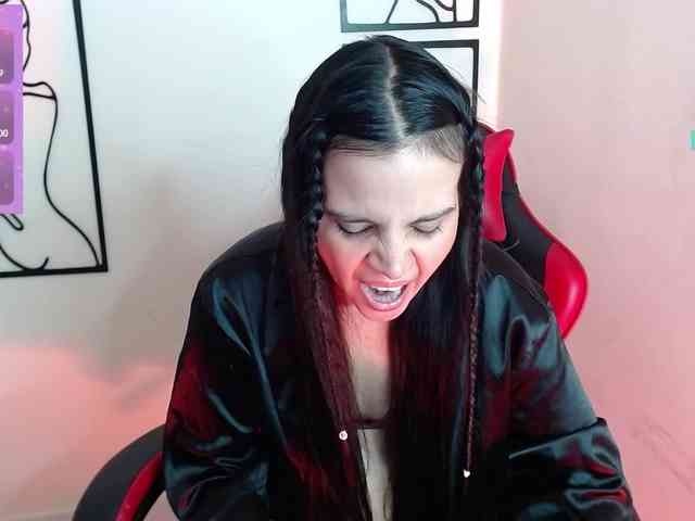 MiaRobinn