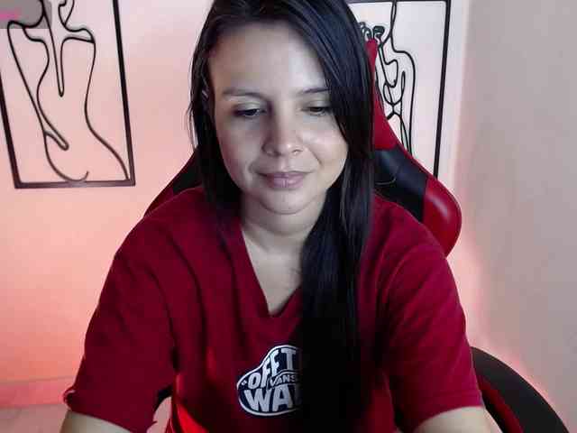 MiaRobinn webcam