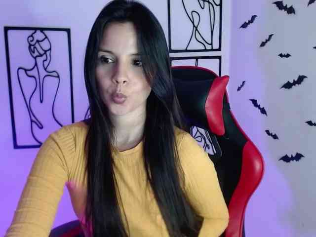 MiaRobinn