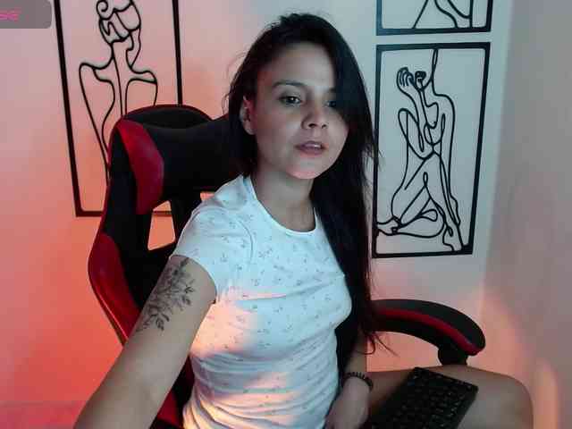 MiaRobinn webcam
