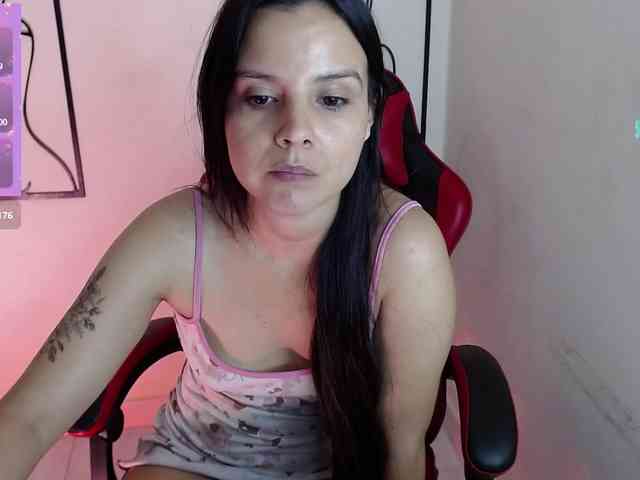 MiaRobinn webcam
