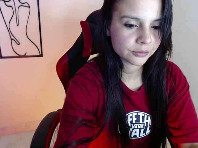 MiaRobinn webcam
