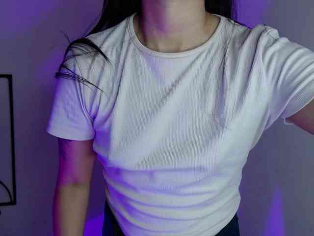 MiaRobinn webcam