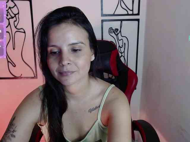 MiaRobinn webcam