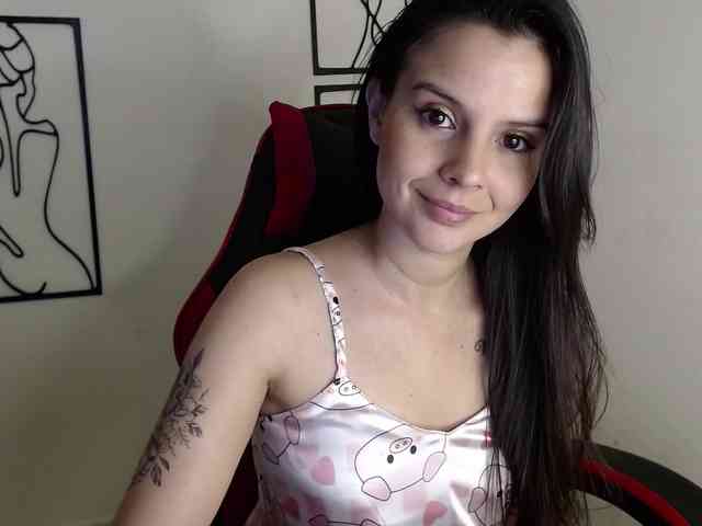 MiaRobinn webcam