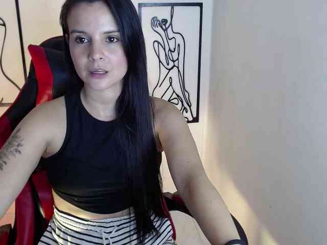 MiaRobinn webcam